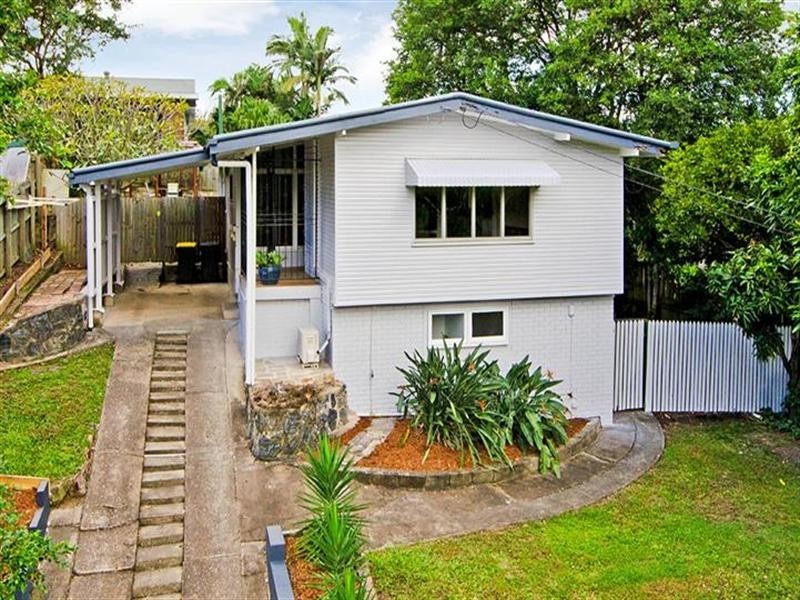 32 Hector Road, Holland Park QLD 4121