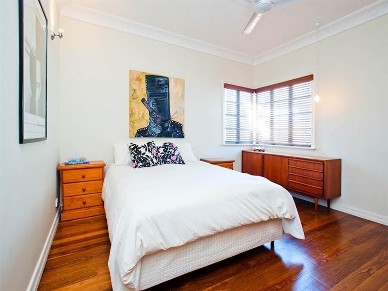 64 Hawkwood Street, Mount Gravatt East QLD 4122