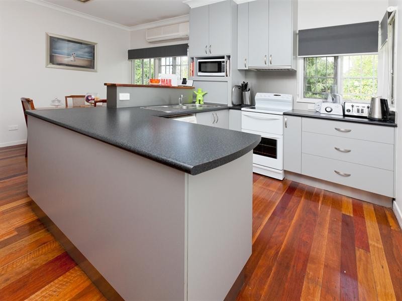 19 Roscoe Street, Holland Park QLD 4121