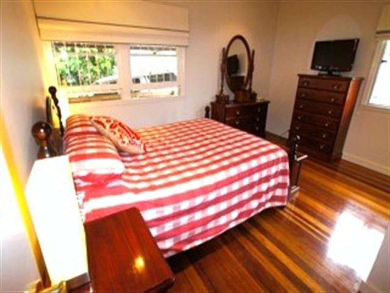 19 Roscoe Street, Holland Park QLD 4121