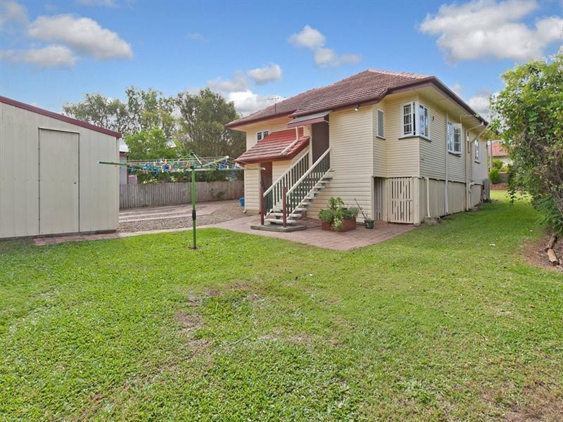 19 Roscoe Street, Holland Park QLD 4121