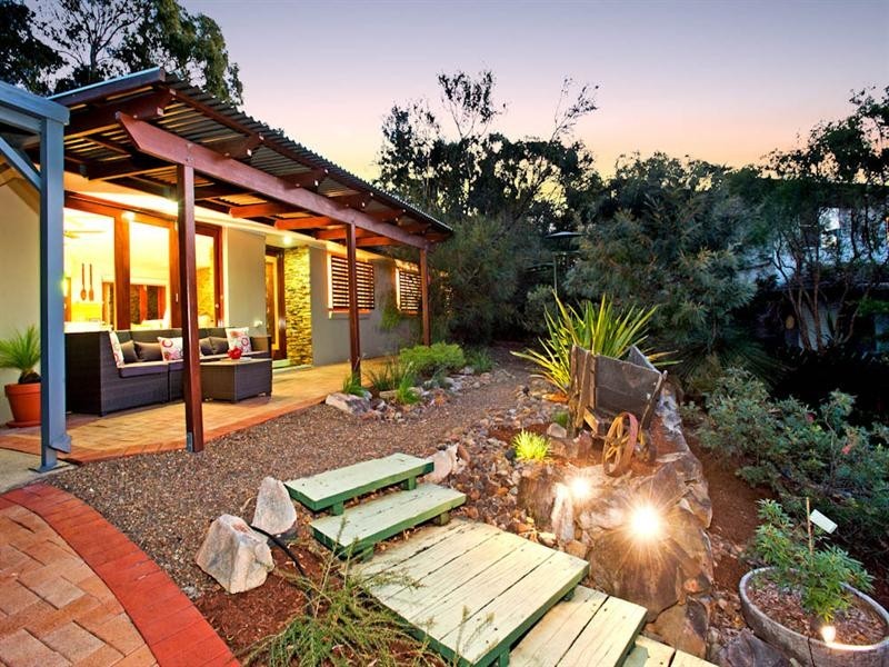 15 Stonyfell Court, Holland Park QLD 4121