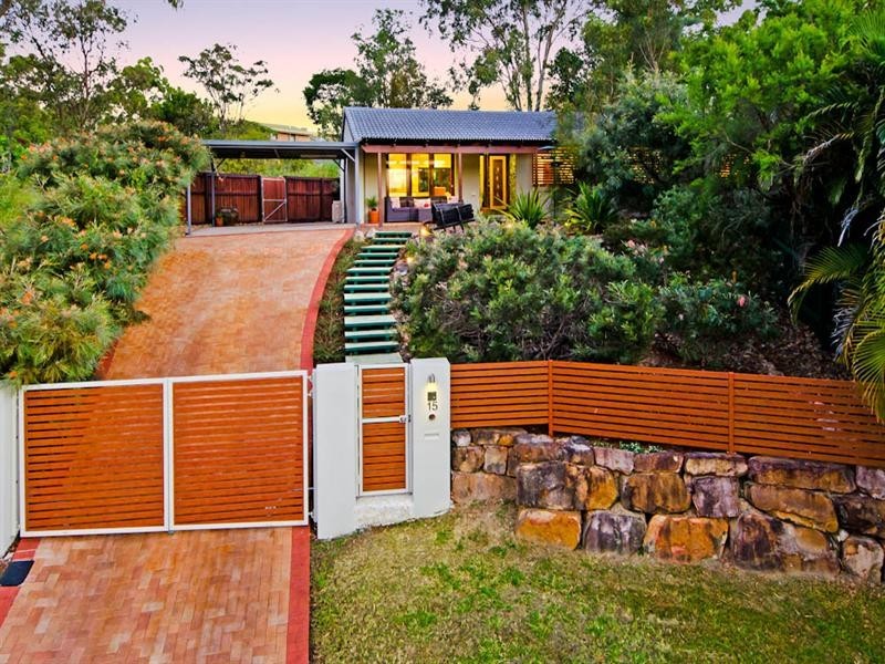 15 Stonyfell Court, Holland Park QLD 4121