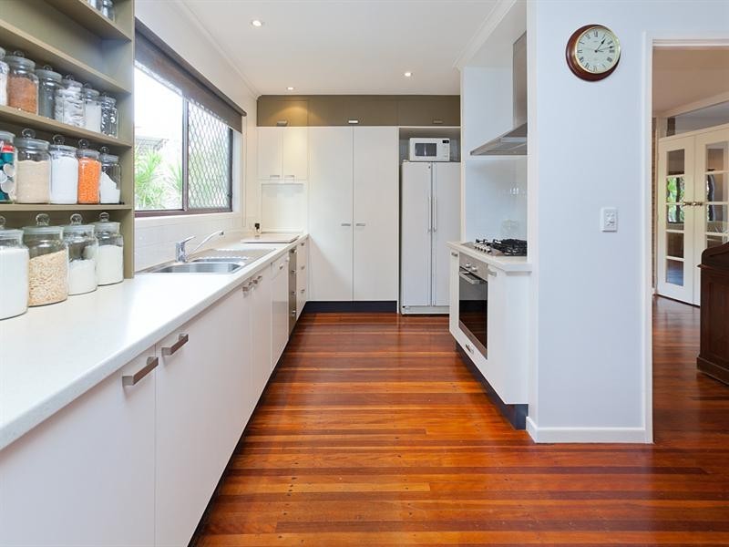 7 Carloch Street, Holland Park West QLD 4121