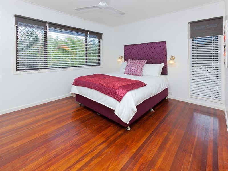 7 Carloch Street, Holland Park West QLD 4121