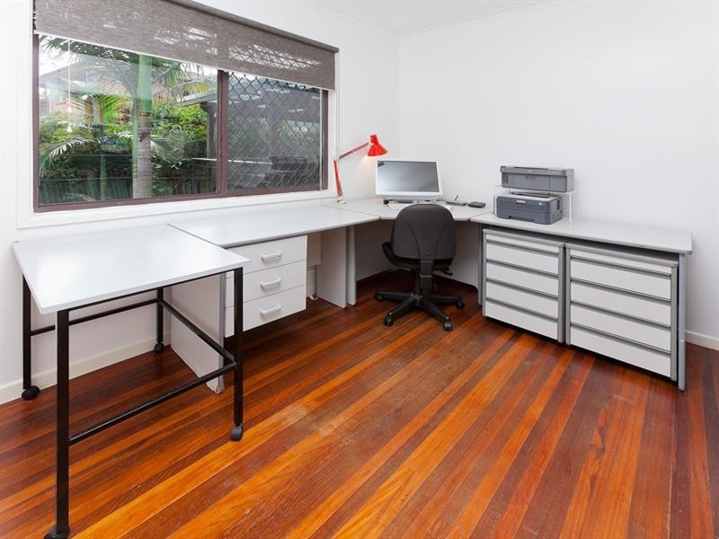 7 Carloch Street, Holland Park West QLD 4121