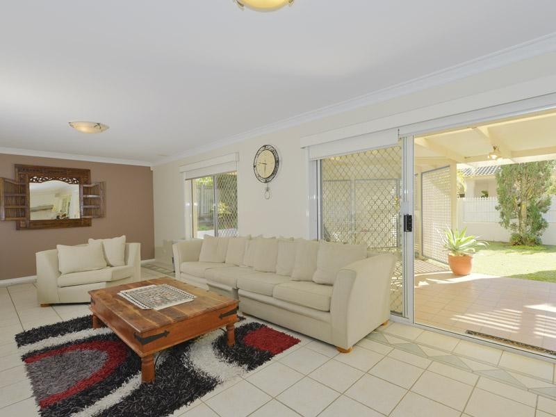 137 Cribb Road, Carindale QLD 4152