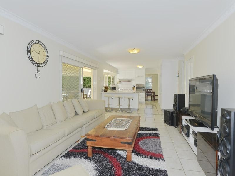 137 Cribb Road, Carindale QLD 4152