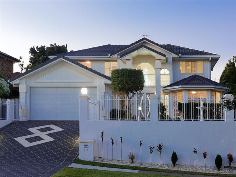 137 Cribb Road, Carindale QLD 4152