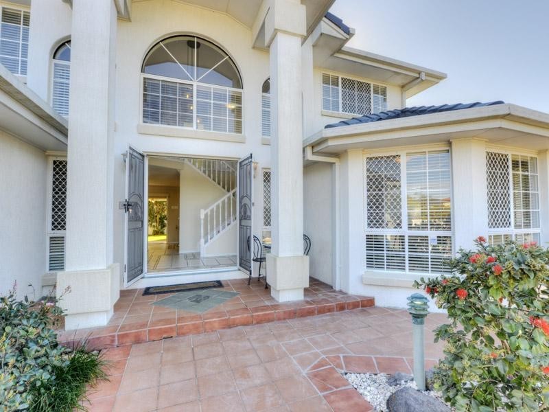 137 Cribb Road, Carindale QLD 4152