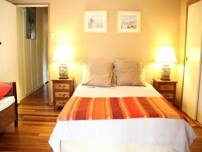 30 Balcha Street, Holland Park QLD 4121