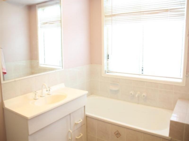 5 Maisie Place, Eight Mile Plains QLD 4113