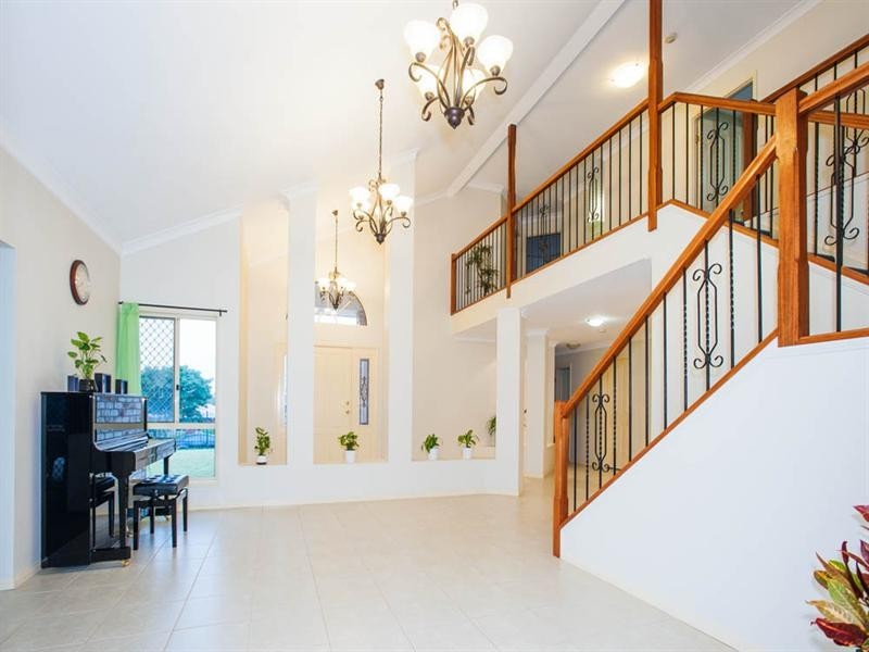 2 Chloe Close, Eight Mile Plains QLD 4113