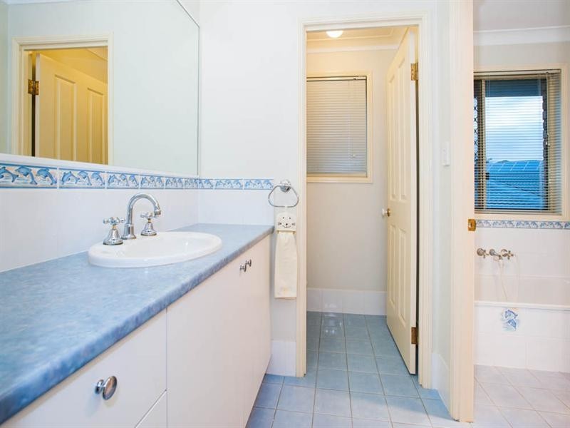 2 Chloe Close, Eight Mile Plains QLD 4113