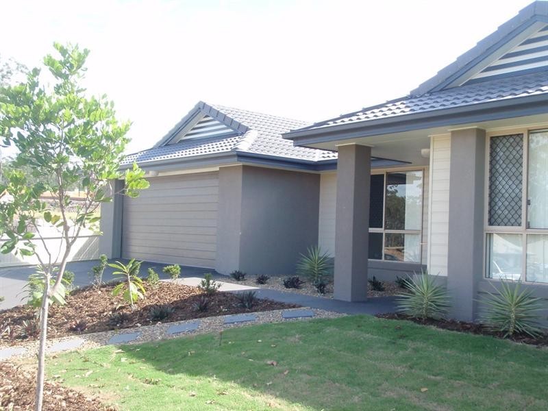 33 Dillion Avenue, Augustine Heights QLD 4300