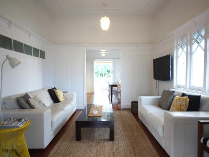 701 Logan Road, Greenslopes QLD 4120