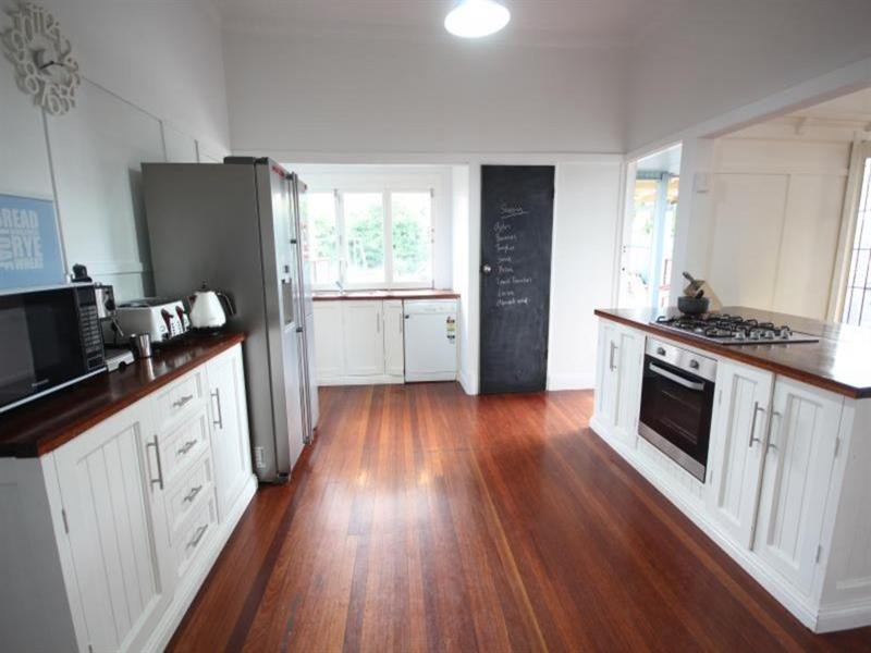 701 Logan Road, Greenslopes QLD 4120