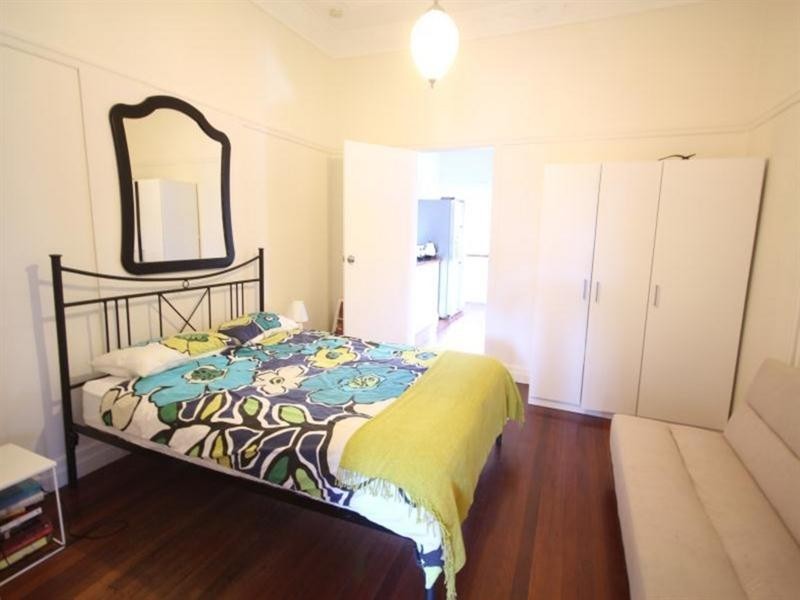 701 Logan Road, Greenslopes QLD 4120