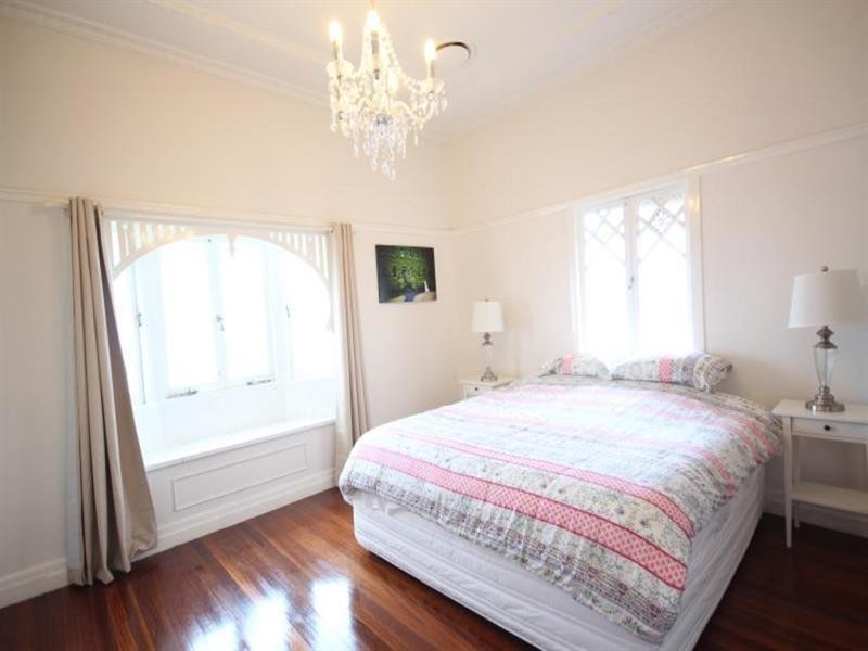 701 Logan Road, Greenslopes QLD 4120