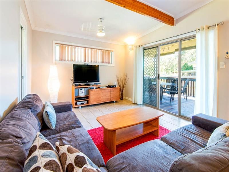 19 Binya Street, Holland Park QLD 4121