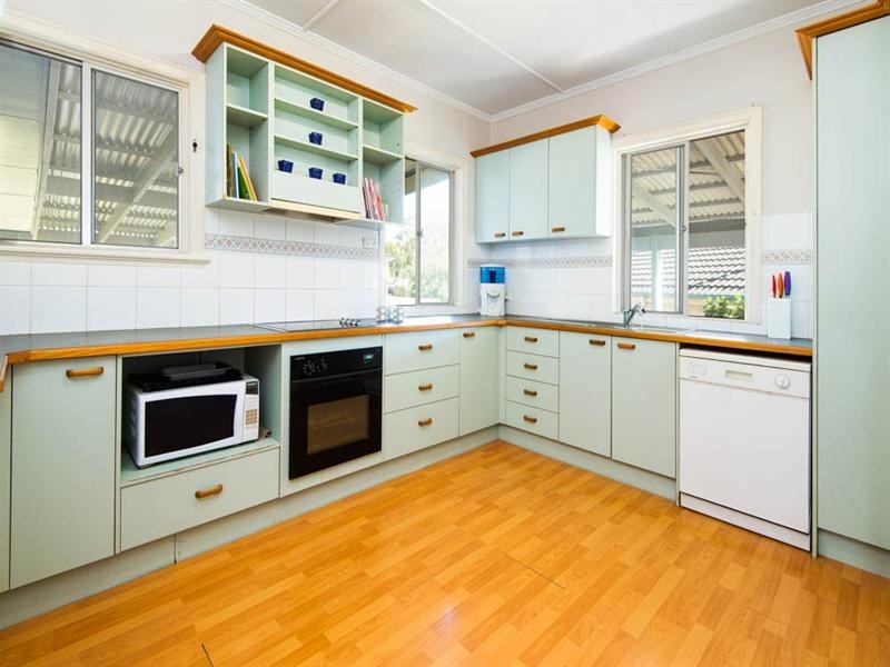 19 Binya Street, Holland Park QLD 4121