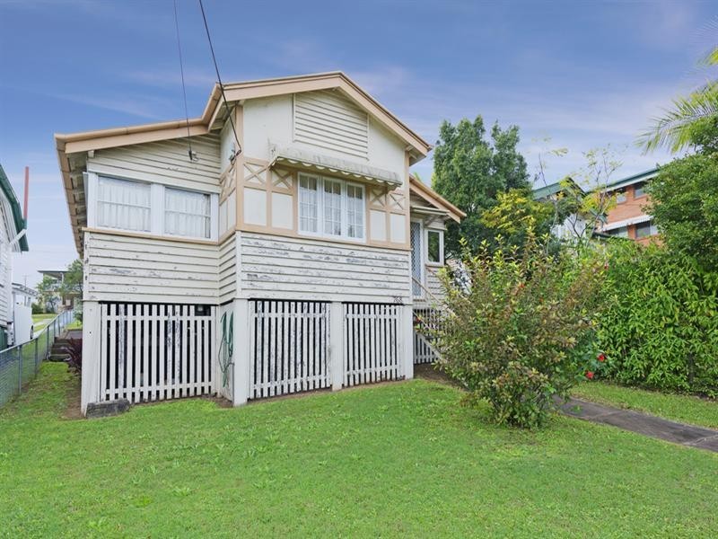 768 Logan Road, Holland Park West QLD 4121