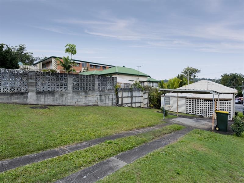 768 Logan Road, Holland Park West QLD 4121