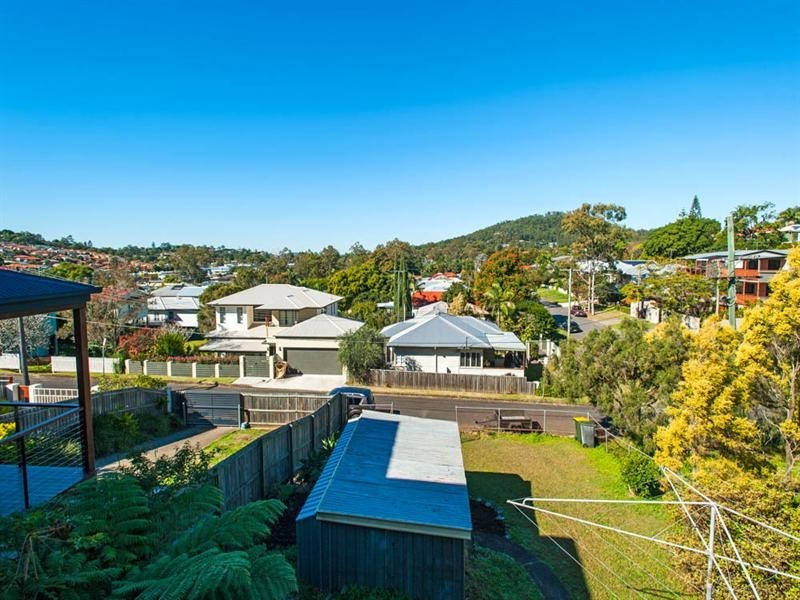 38 Hockings Street, Holland Park West QLD 4121