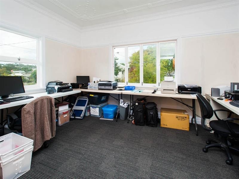 32 Barter Avenue, Holland Park QLD 4121