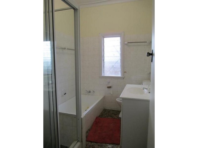 865 Logan Road, Holland Park West QLD 4121