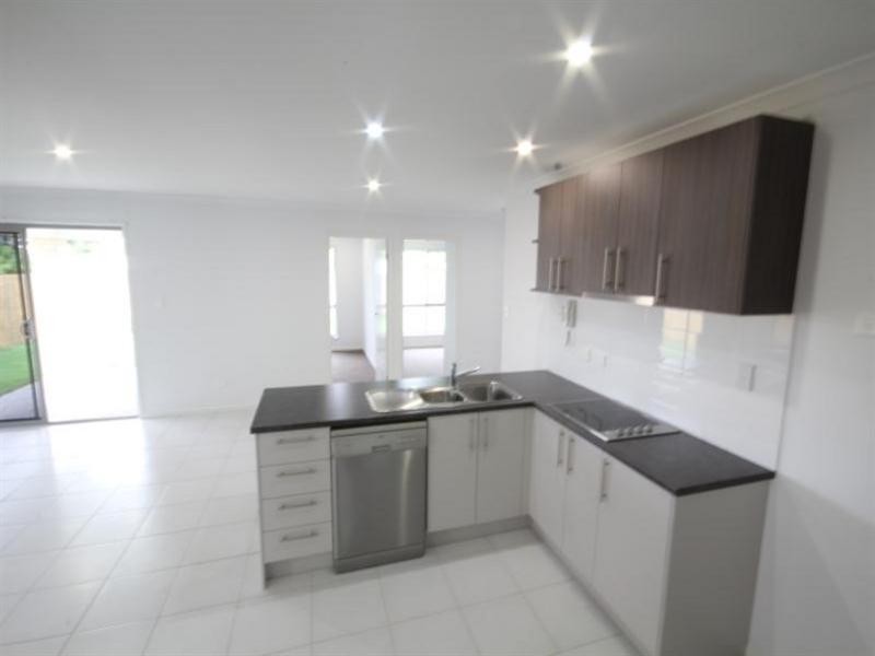 10 Surwold Way, Loganlea QLD 4131