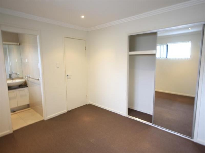 3/42 Harold Street, Holland Park QLD 4121