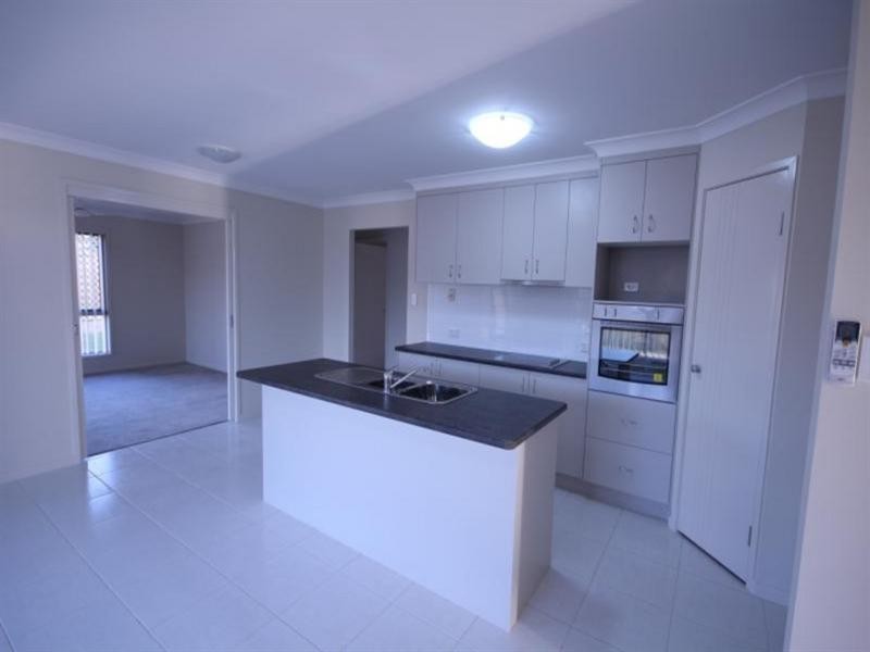 27 Gordon Drive, Bellbird Park QLD 4300