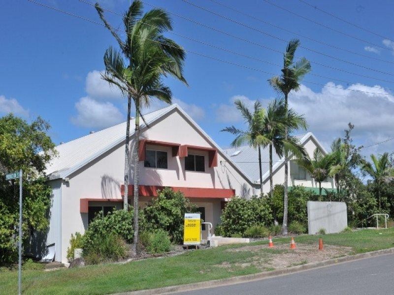 Unit 2/12 Leo Alley Road, Noosaville QLD 4566