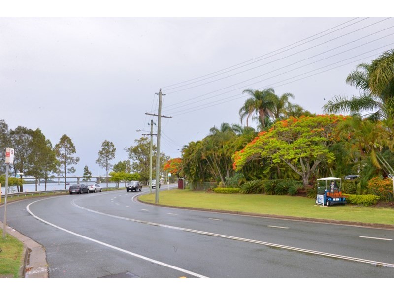 319 Bradman Avenue, Maroochydore QLD 4558