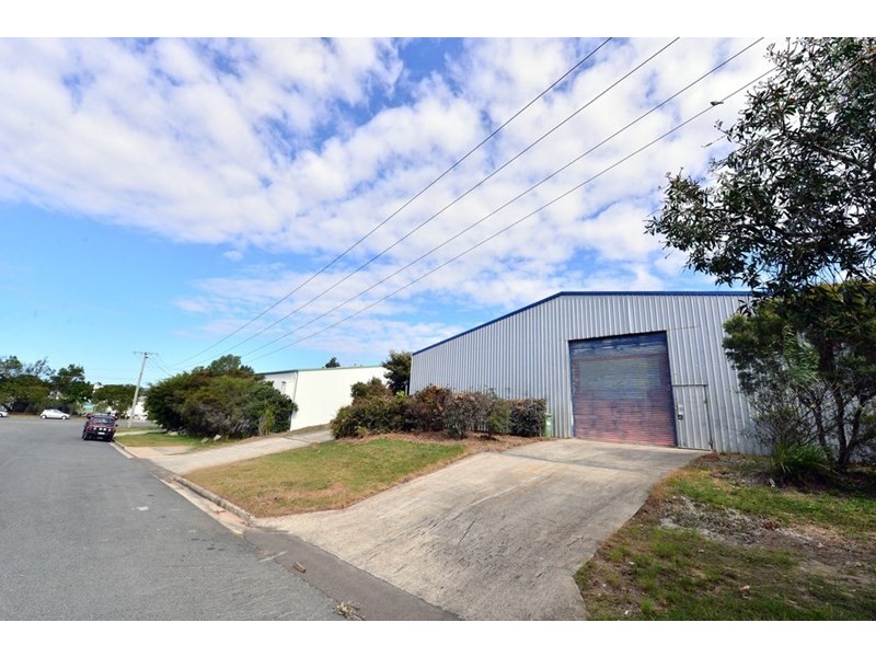 Units 1 and 2/3 Sanders Street, Noosaville QLD 4566