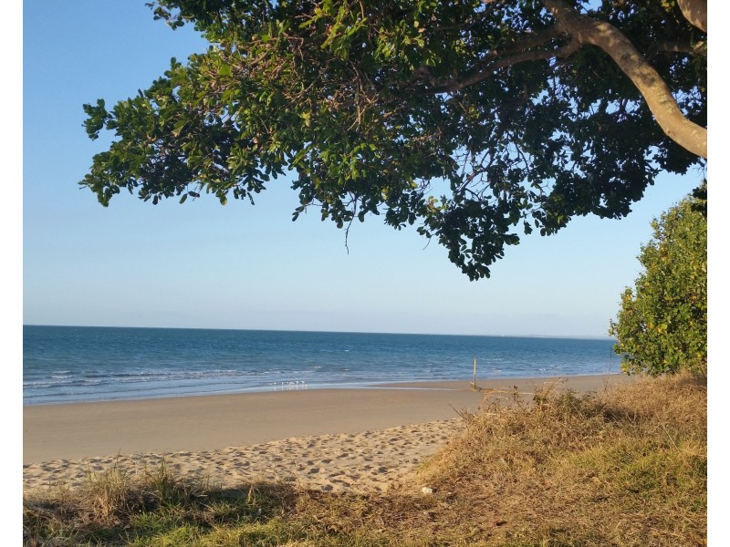 1, 2 and 5/13 Bideford Street, Torquay QLD 4655