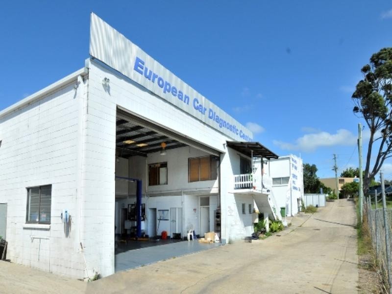 27 Rene Street, Noosaville QLD 4566