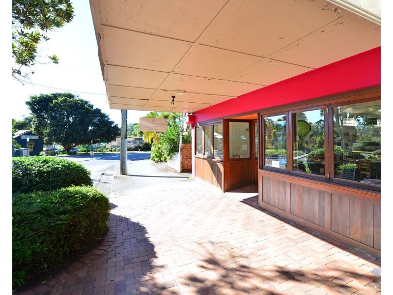 2 Memorial Avenue, Pomona QLD 4568