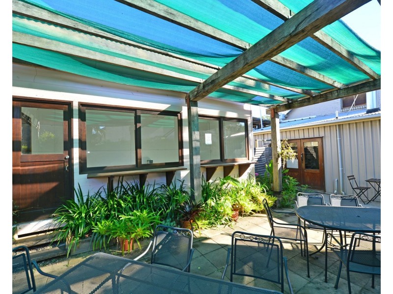 2 Memorial Avenue, Pomona QLD 4568