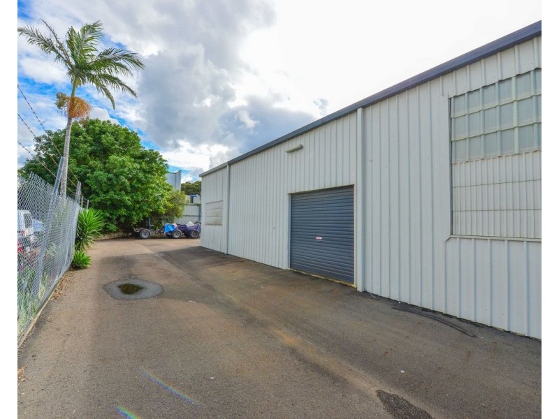 Units 3 and 4/4 Leo Alley Road, Noosaville QLD 4566