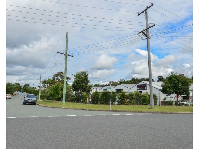 Units 3 and 4/4 Leo Alley Road, Noosaville QLD 4566