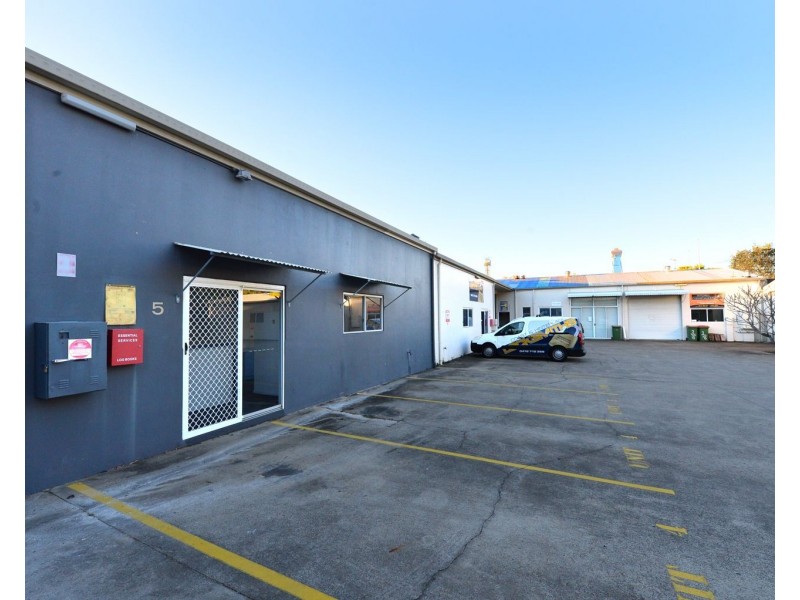 Unit 5/8 Project Avenue, Noosaville QLD 4566