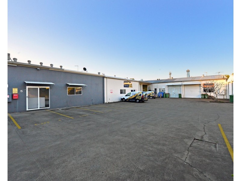 Unit 5/8 Project Avenue, Noosaville QLD 4566