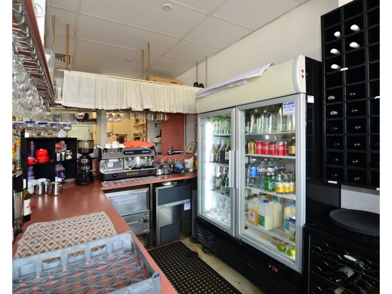 Shop 2/27-29 Cotton Tree Parade, Maroochydore QLD 4558