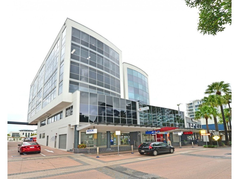 Grnd Floor/26 Duporth Avenue, Maroochydore QLD 4558