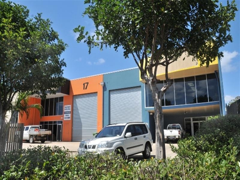 Units 1 & 2/17 Lionel Donovan Drive, Noosaville QLD 4566