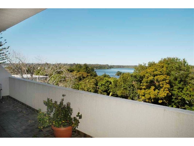 97 Poinciana Avenue, Tewantin QLD 4565