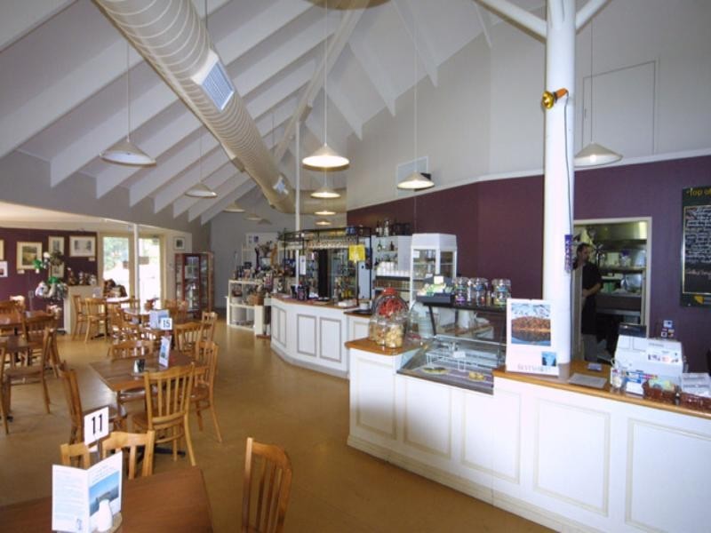 805 Cameron Drive, Mount Macedon VIC 3441