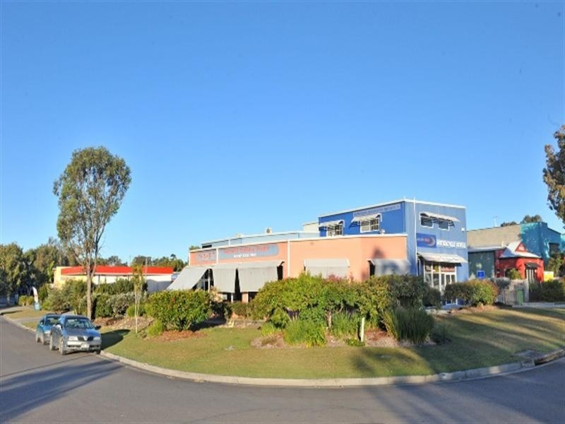 Units 1 & 3/30 Project Avenue, Noosaville QLD 4566